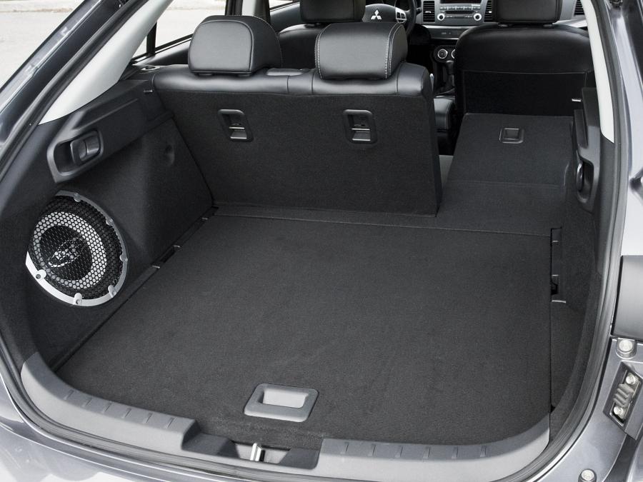  Mitsubishi Lancer Sportback GTS 2009 года  (US) (фото 8 из 12)